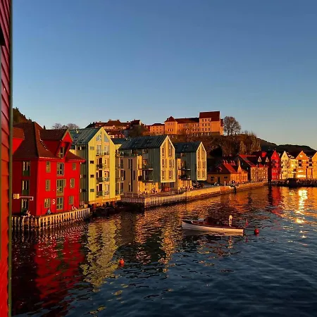 Seafront With Parking And Self Check-in! Leilighet *
