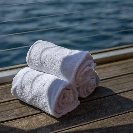 Seafront With Parking And Self Check-in! Apartman
